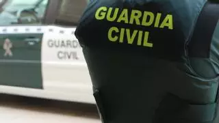 Escapa drogado de la Guardia Civil y choca con un camión: el llamativo accidente que se produjo hoy en Gijón