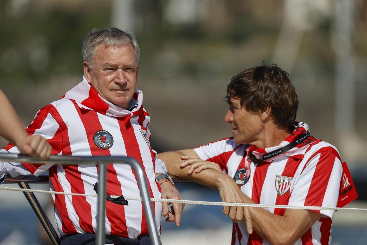 El Athletic celebra la Copa del Rey con una afición volcada con la gabarra. El Athletic celebra la Copa del Rey con una afición volcada con la gabarra.