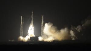The SpaceX Falcon 9 rocket lifts off at Cape Canaveral Air Force Station, Monday, Dec. 21, 2015. The rocket, carrying 11 communications satellites for Orbcomm, Inc., is the first launch of the rocket since a failed mission to the International Space Station in June. (Craig Bailey/Florida Today via AP)