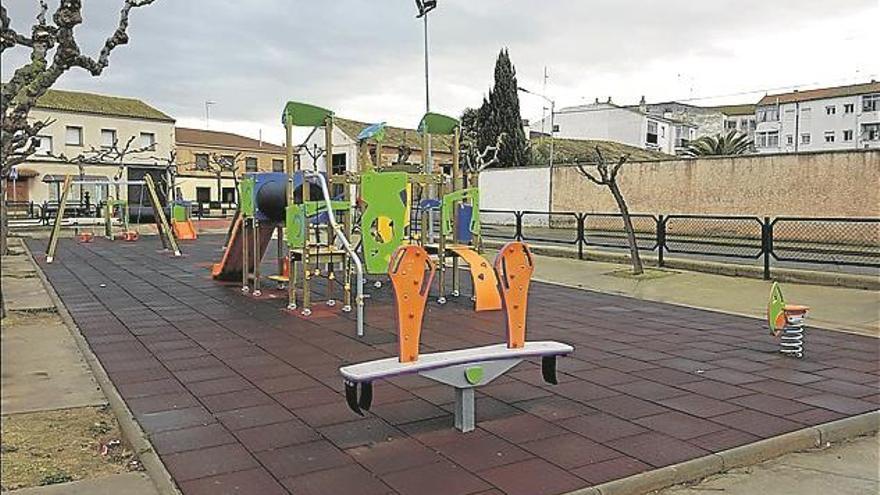 El parque Inocencia cuenta con nuevos juegos infantiles