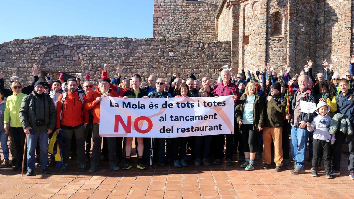 Emotiva protesta pel tancament del restaurant La Mola | C