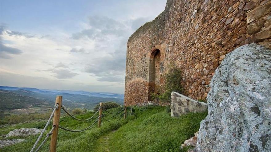 El castillo fortaleza abre sus puertas por primera vez tras la obra de rehabilitación