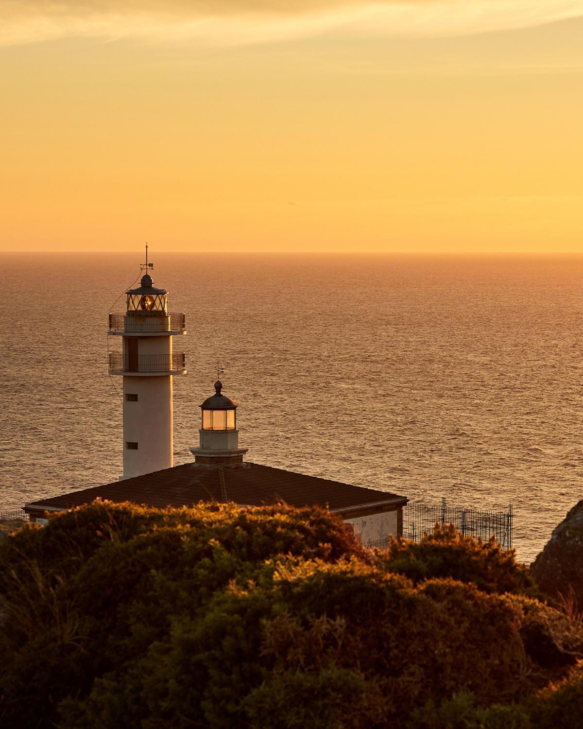 Faro de Tourinan en Muxía, costa gallega