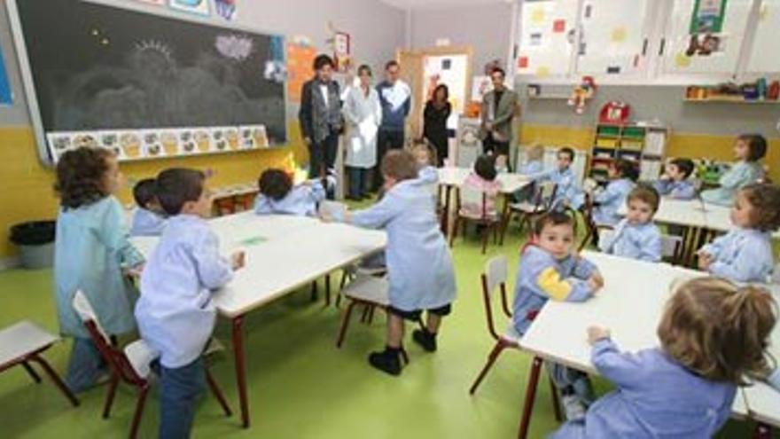 Educación elimina monitores para ajustar las clases extraescolares &quot;a la demanda&quot;