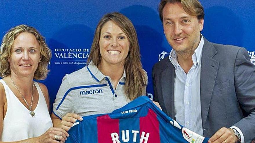 Ruth García se despide del fútbol