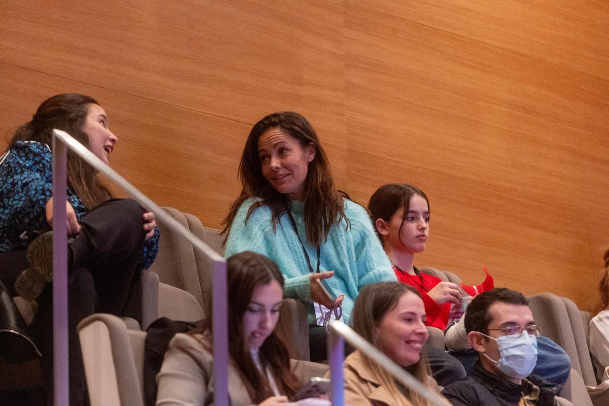 Jenni Hermoso recibe el premio "Entrena tu inmunidad" en Alicante