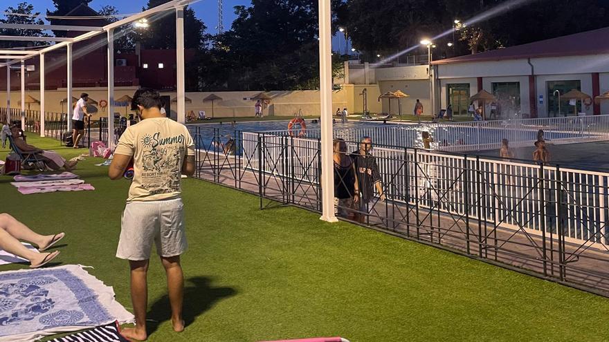 Antequera abrirá la piscina municipal por la noche hasta mediados de agosto para combatir el calor