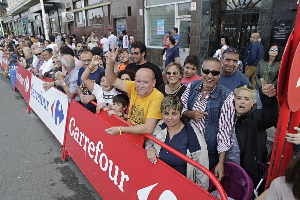 Llegada de la Vuelta a España al Muro de San Lorenzo