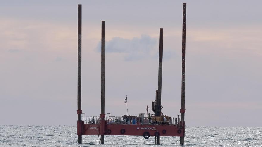 ¿Qué es la gran plataforma marina instalada en la bahía de Palma?