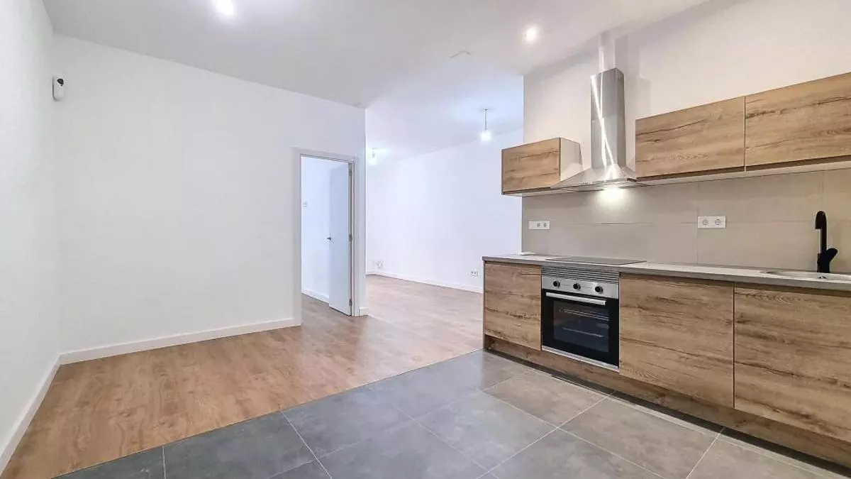 Oportunidad inmobiliaria en Barcelona: encantador piso recién reformado en una ubicación inmejorable
