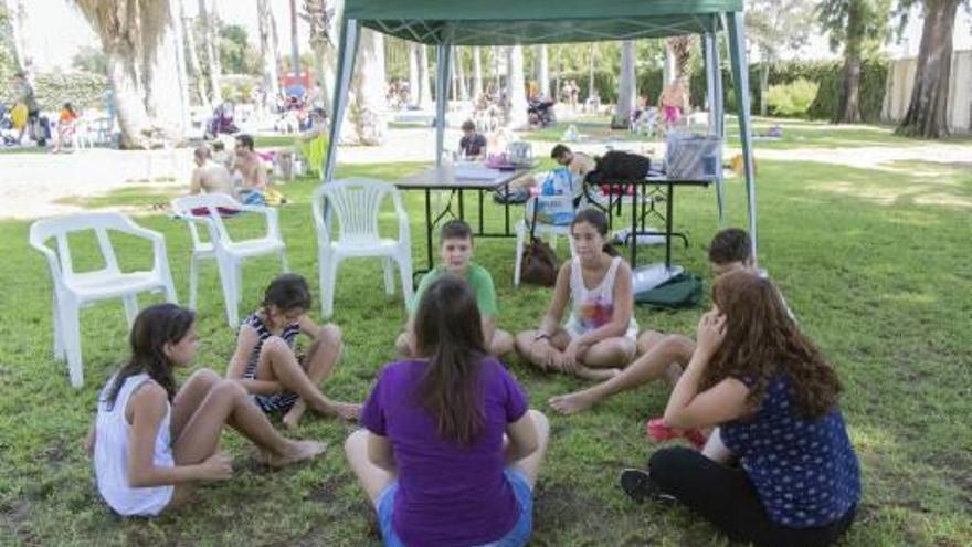 Picassent traslada la biblioteca  a la piscina