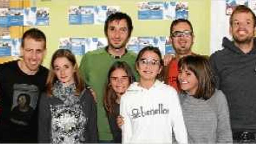 El grup La Pegatina fa una visita sorpresa a l&#039;Escola Diocesana de Navàs