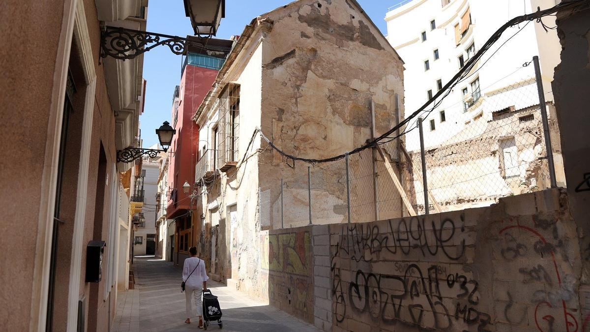 El solar de la antigua casa natal de Cánovas en la calle Nuño Gómez, esta semana.