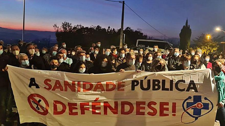 Manifestación de la plataforma, el martes en As Neves.  | // D.P.