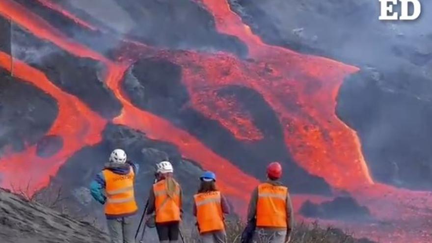 El cono principal del volcán de La Palma deja de emitir lava, pero no el secundario