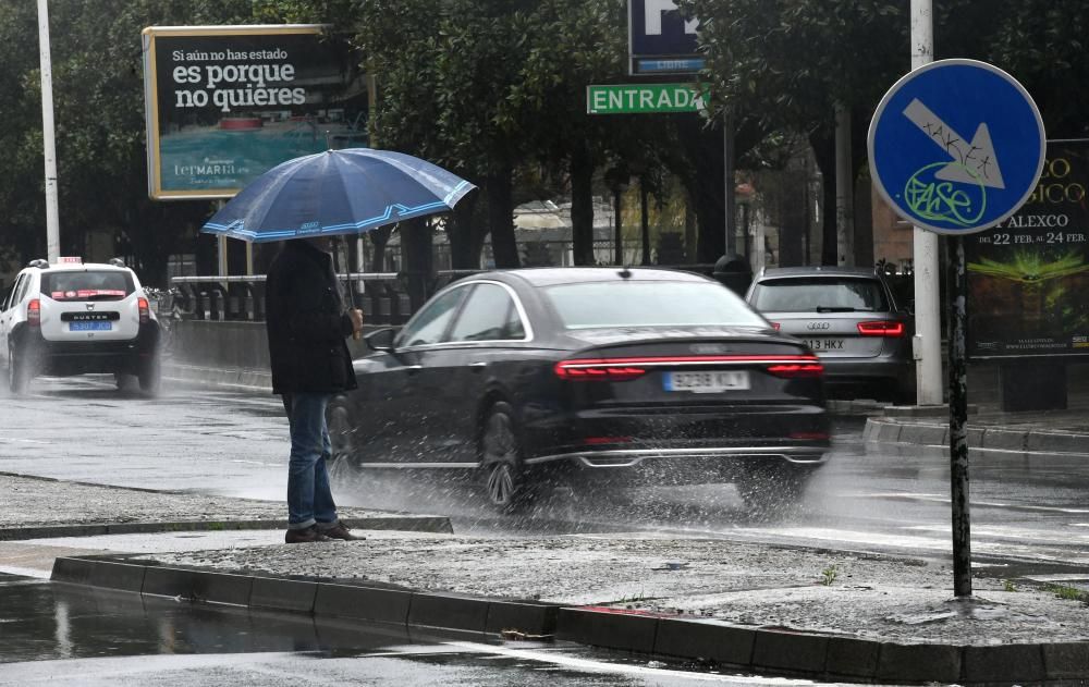 Galicia se sitúa en la influencia de una borrasca localizada al norte que dejará aire frío en las capas altas de la atmósfera. Traerá inestabilidad atmosférica y lluvias generalizadas.