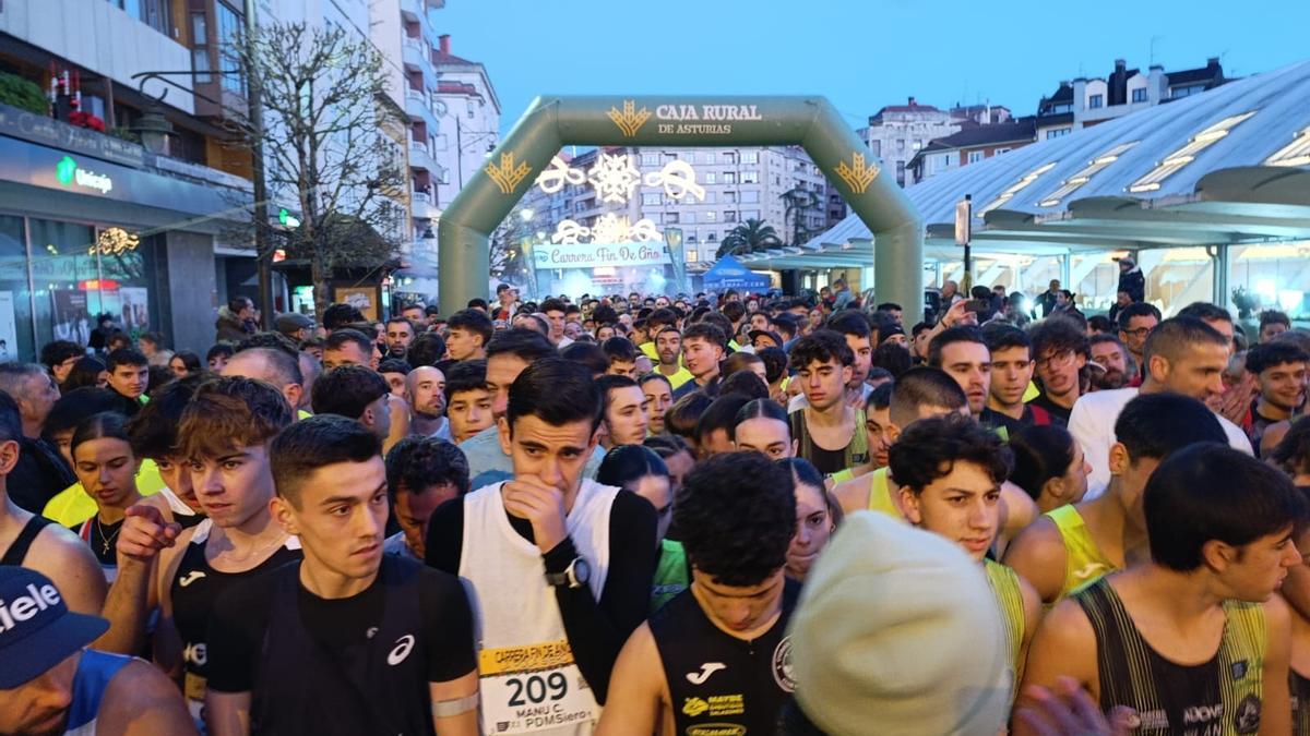 Todas las imágenes de la Carrera de Fin de Año en Pola de Siero