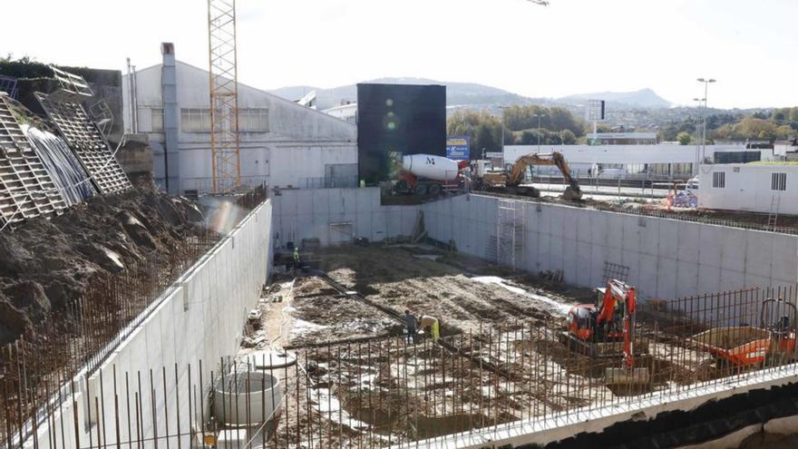 Estado actual de las obras, en la avenida de Madrid. | // PABLO HERNÁNDEZ