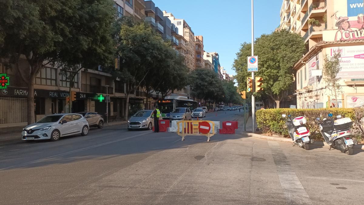 El tráfico entre la plaza Güell y las Avingudes se desvía por Marquès de la Fontsanta.