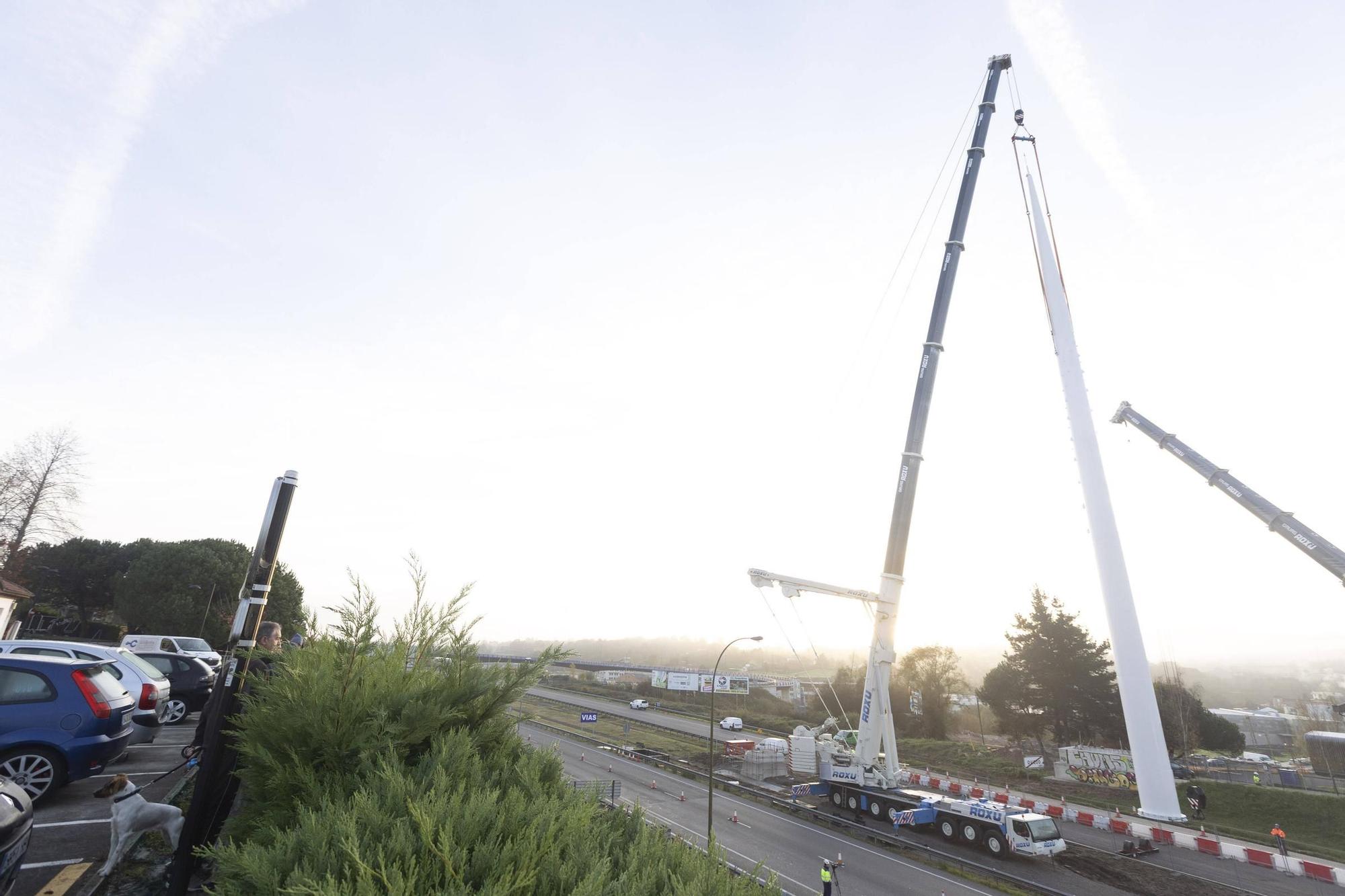 EN IMÁGENES: Así fue la instalación del mástil de 55 metros en las obras de la entrada de Oviedo