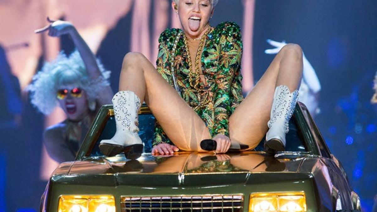 7 Miley Cyrus