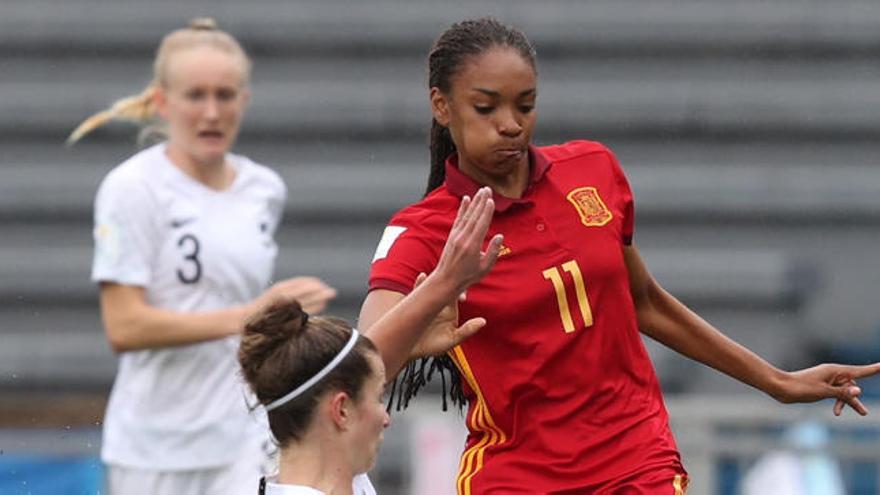 La futbolista Salma Paralluelo bate un récord de España... ¡de atletismo!