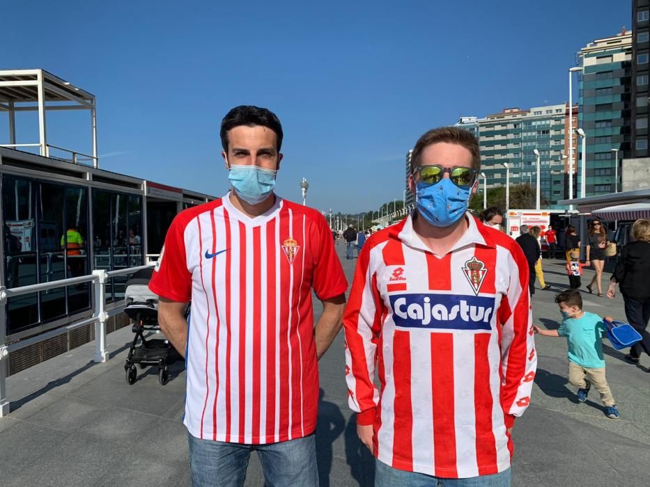 Fútbol: Así vivió la afición del Sporting el derbi de las mascarillas