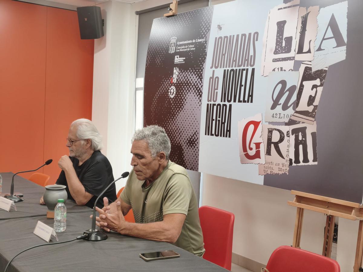 La inauguración de las jornadas de novela policiaca "Llanegra", en imágenes