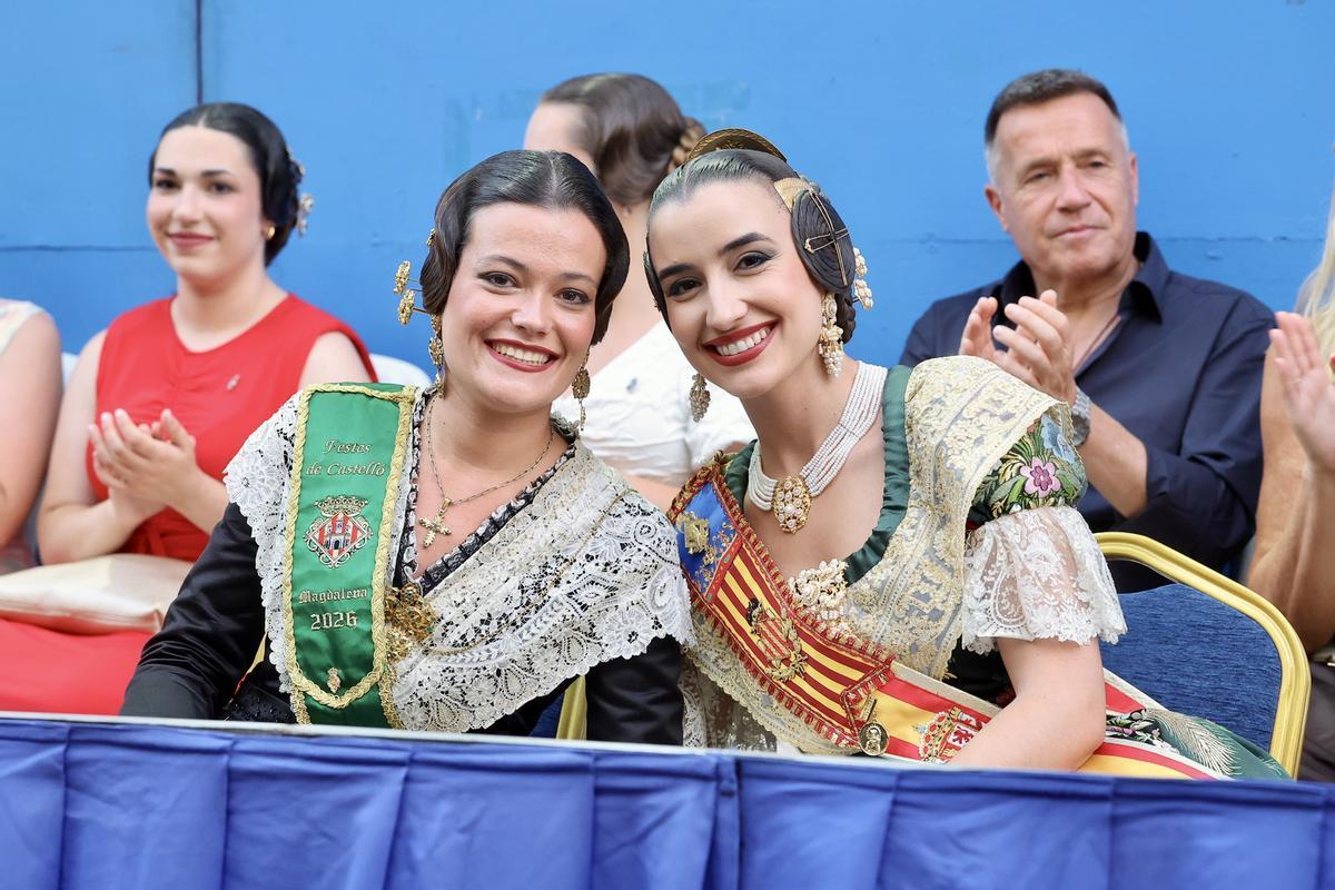 Primera sesión de la Ofrenda en las Hogueras de Alicante con mucha presencia fallera