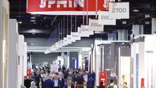 La cerámica española desafía la batalla comercial y exhibe su poder en Coverings