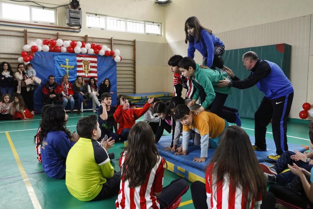 Visita de jugadores del Sporting al Colegio Miguel de Cervantes