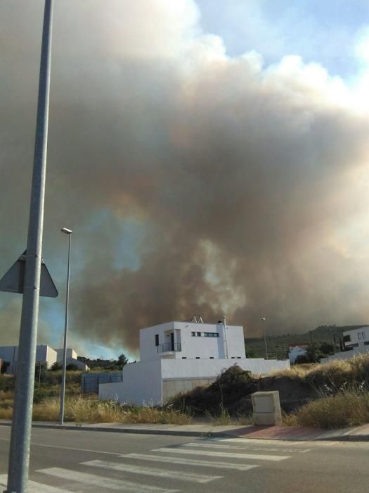 Un incendio amenaza la Calderona en Gátova