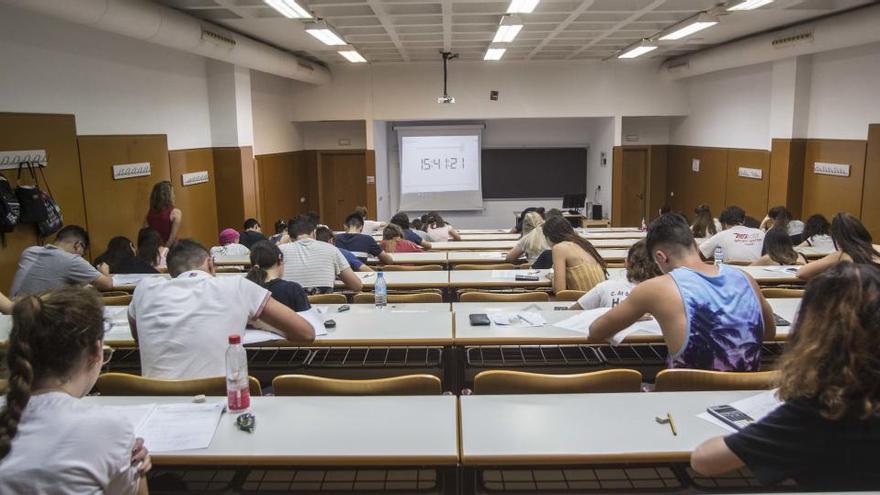 Más de 8.300 estudiantes se enfrentarán en la provincia de Alicante a los exámenes de Selectividad