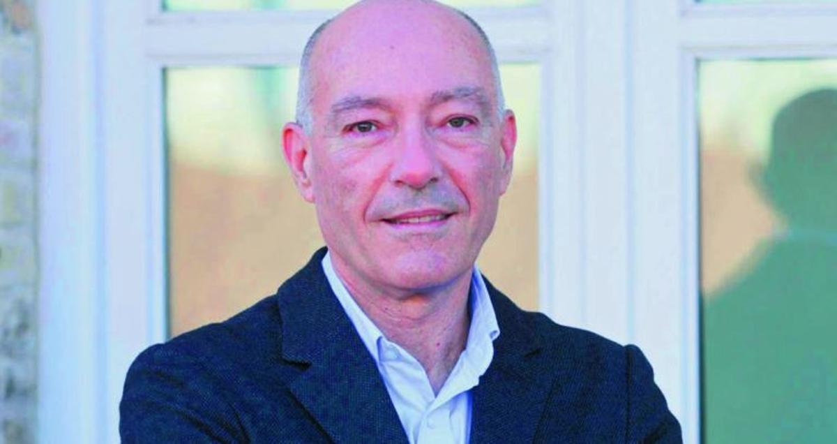 Jesús Carbonell atendió a Levante-EMV en su despacho de Tabacalera. |   FERNANDO BUSTAMANTE