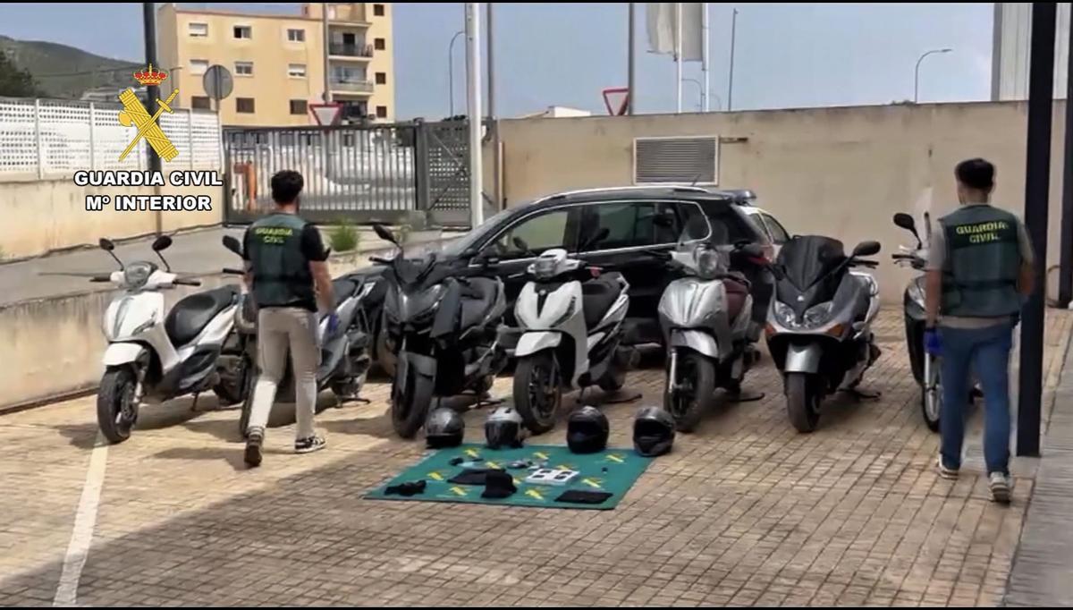 El alijo sustraído de la vivienda donde operaba la banda criminal en Ibiza.