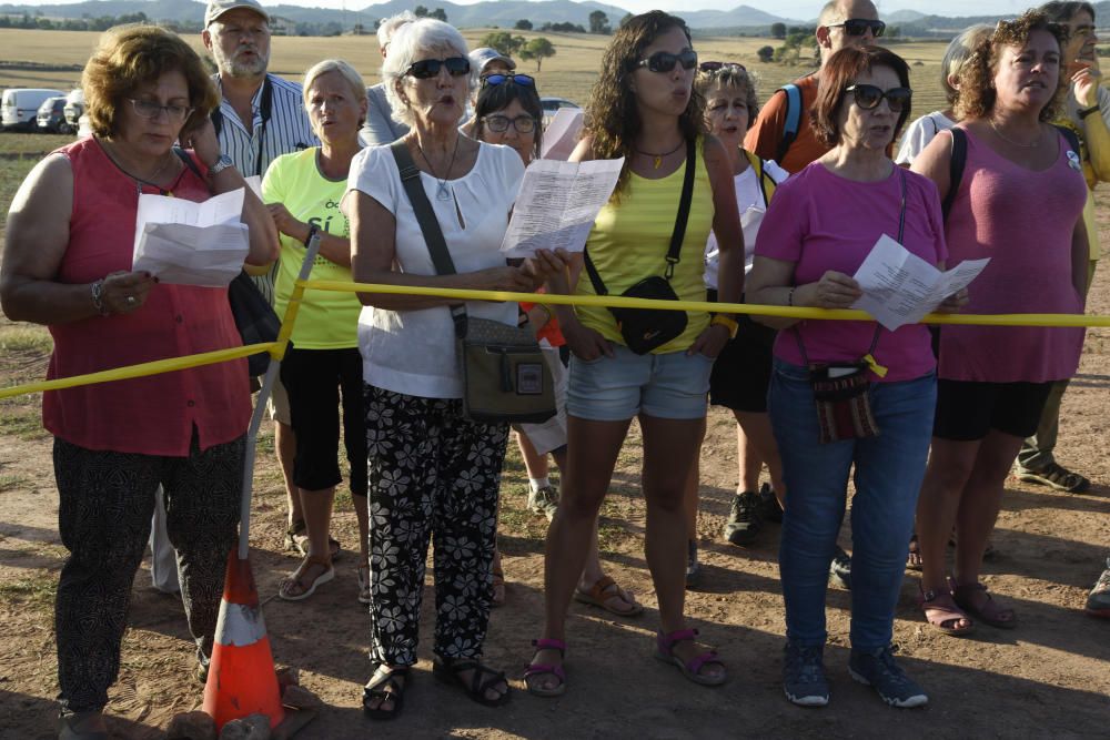 Unes 400 persones retornen al pla de Lledoners per