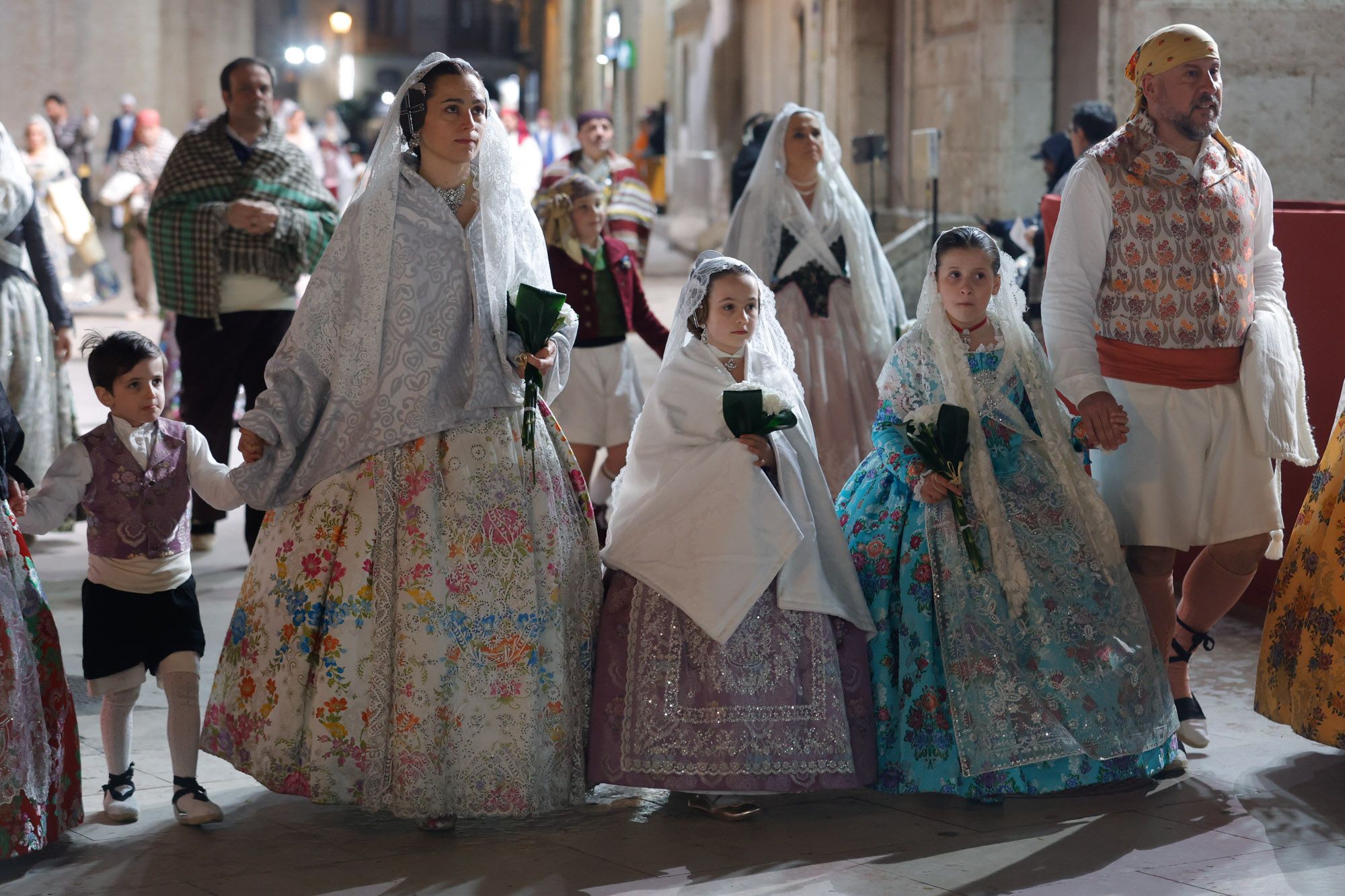 Todas las fotos de la Ofrenda del 17 de marzo entre las 23 y las 00 horas por la calle San Vicente