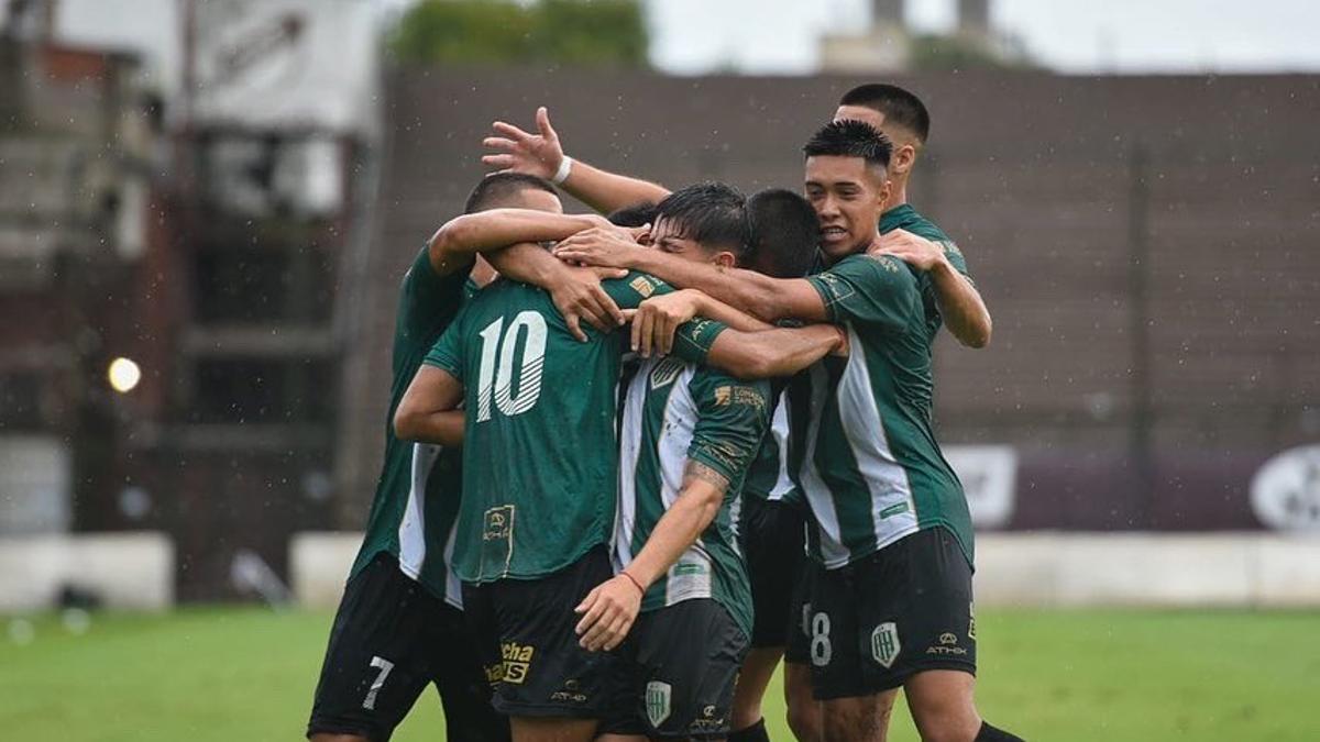 Los jugadores del Banfield celebran su victoria.