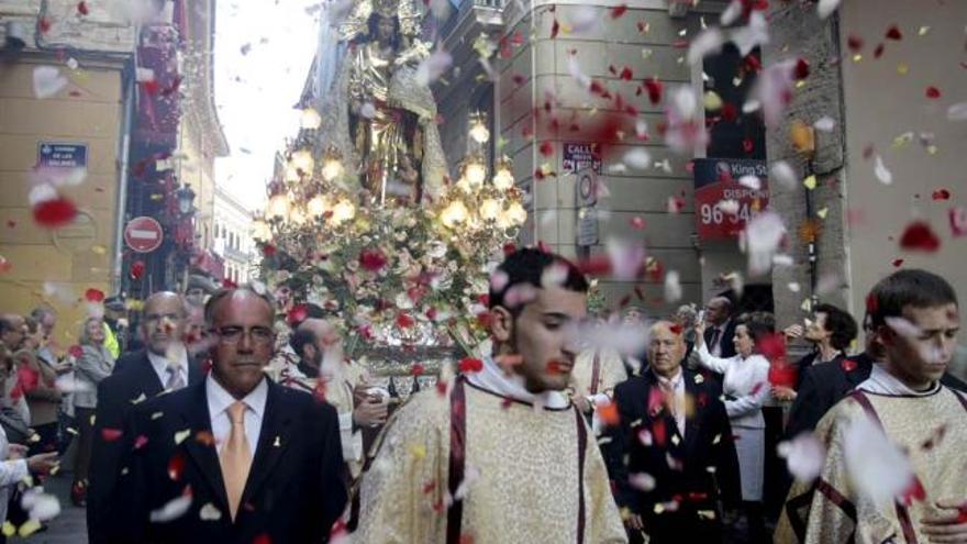 La Virgen puede con la lluvia