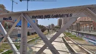 Insultos futboleros en el Puente de los Alemanes