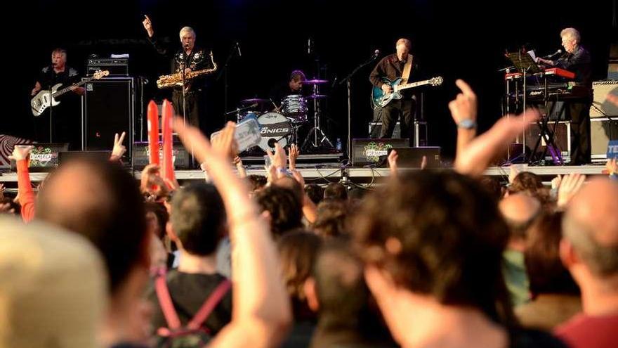 The Sonics, dándolo todo ayer en el escenario de PortAmérica.