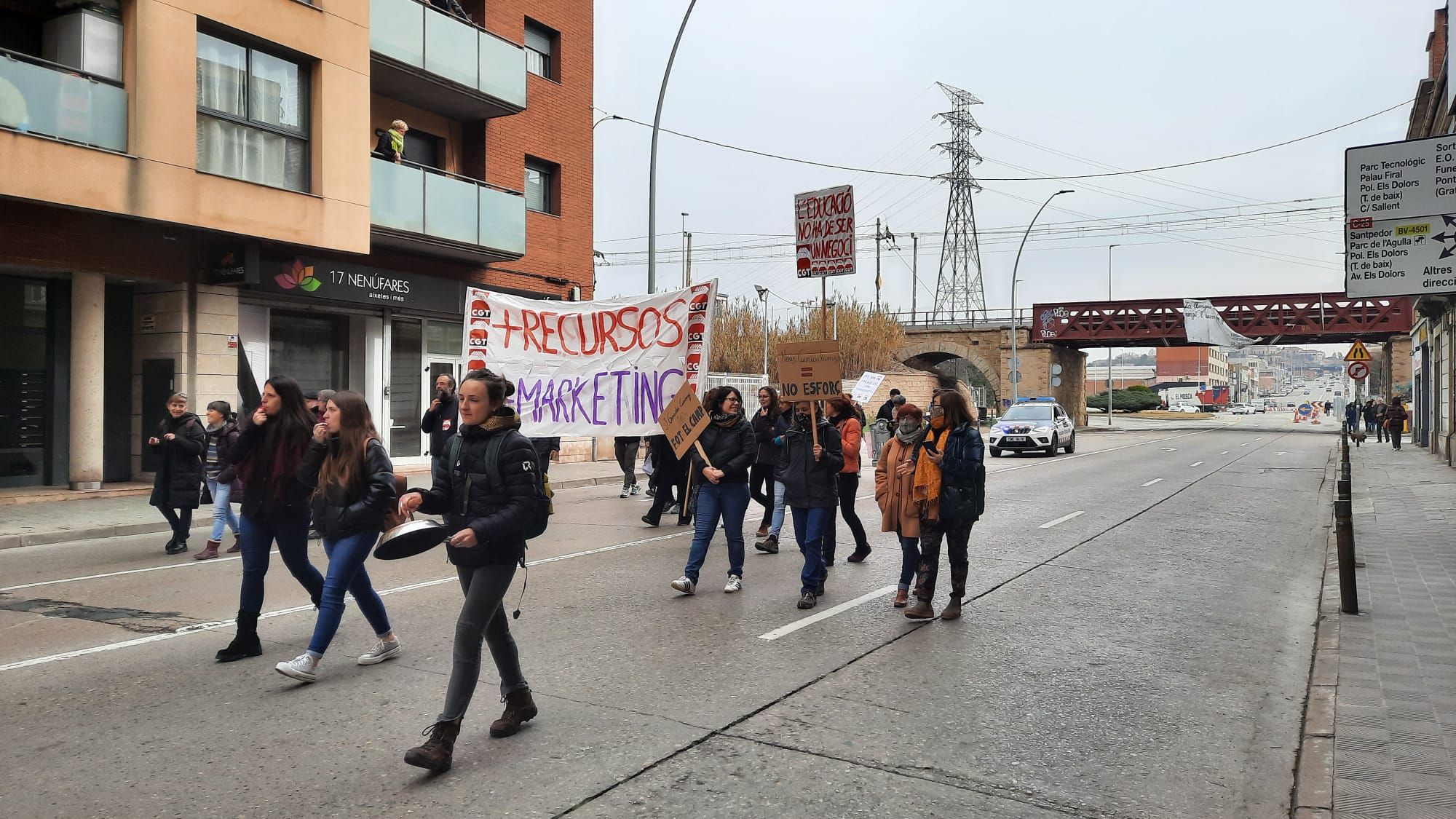 Talls de carretera a Manresa per la protesta de mestres i professors