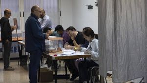 Ambiente en un colegio electoral en Valencia.