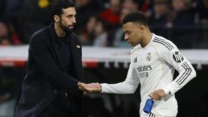 Arbeloa: Mbappé es un jugador y una persona muy inteligente