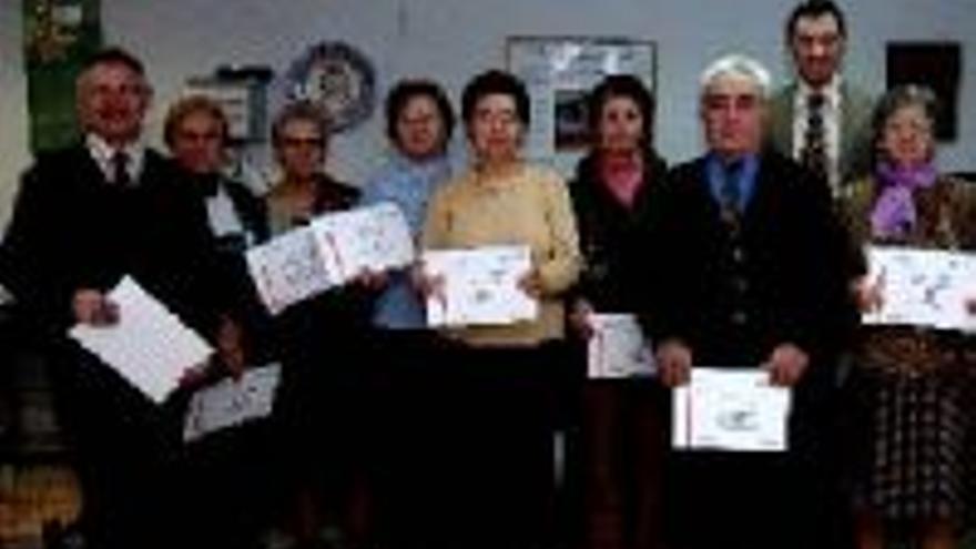 Catorce personas mayores acaban un curso de informática en Jaraíz