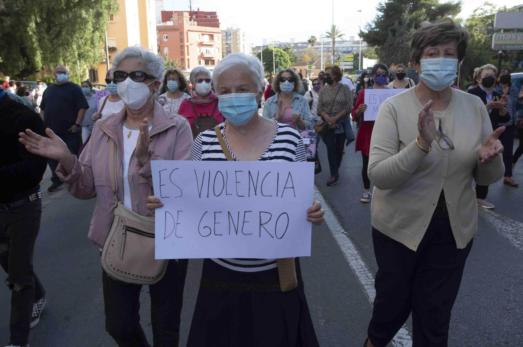 Manifestación en el Port de Sagunt por el asesinato machista de Soledad.