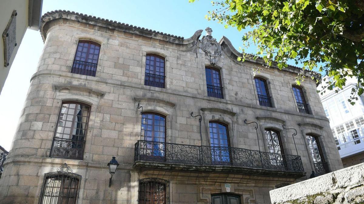 Vista frontal de la casa Cornide.