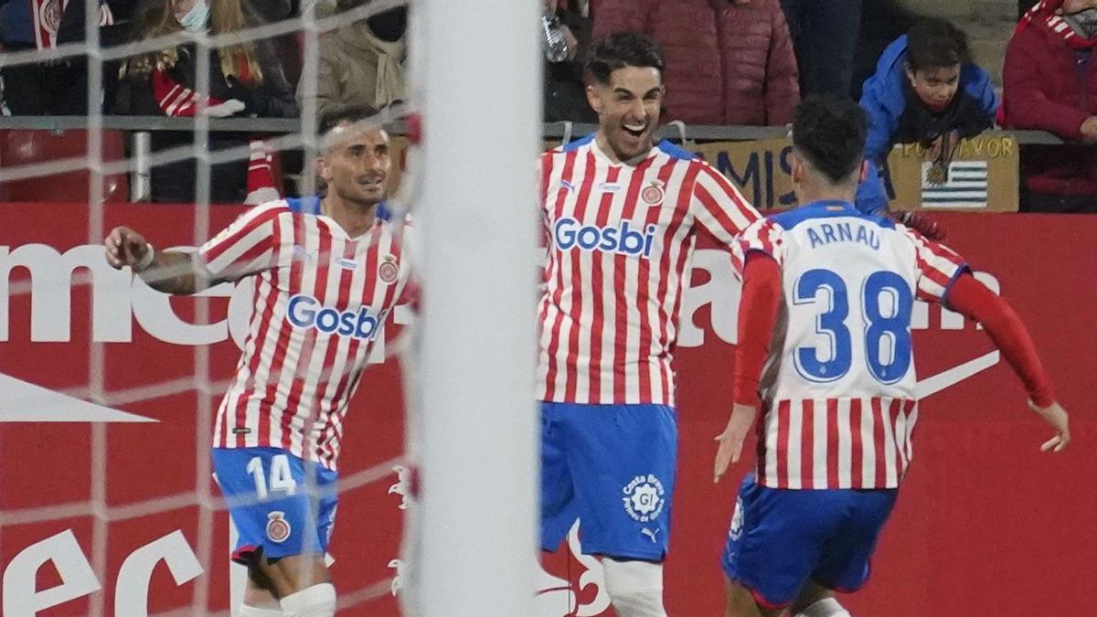 Aleix Garcia, Juanpe i Arnau, celebrant el gol del central canari