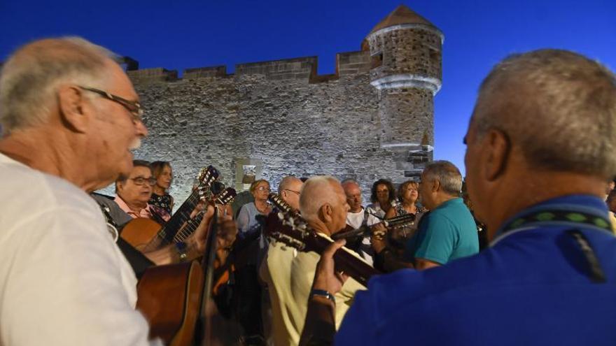 Paseo Nocturno de La Naval