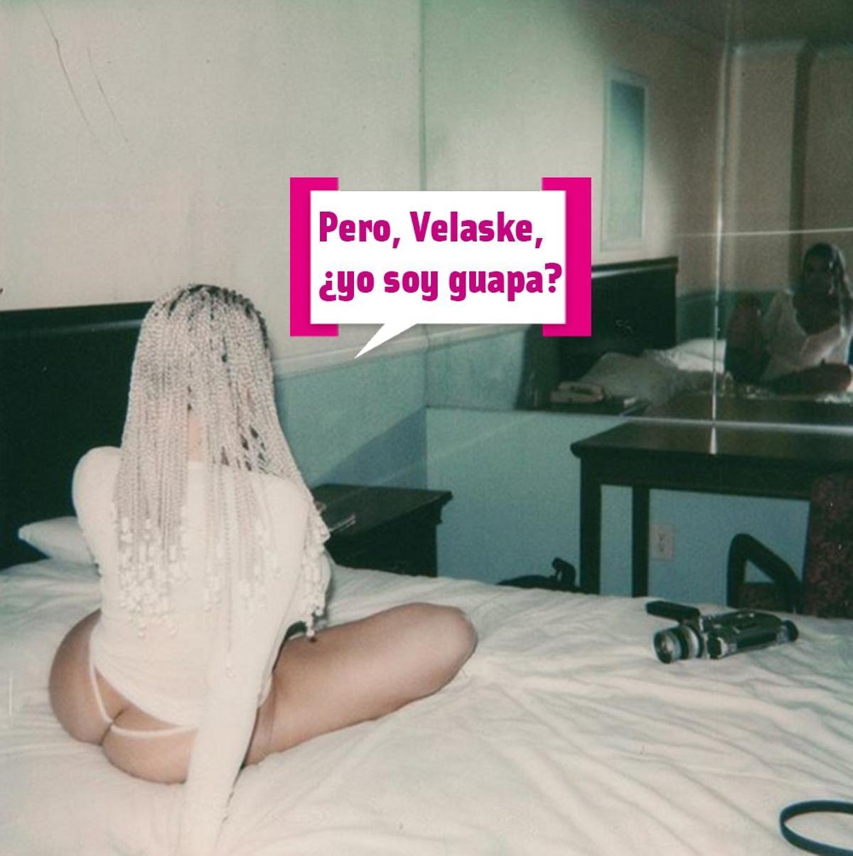 Su fotito frente al espejo